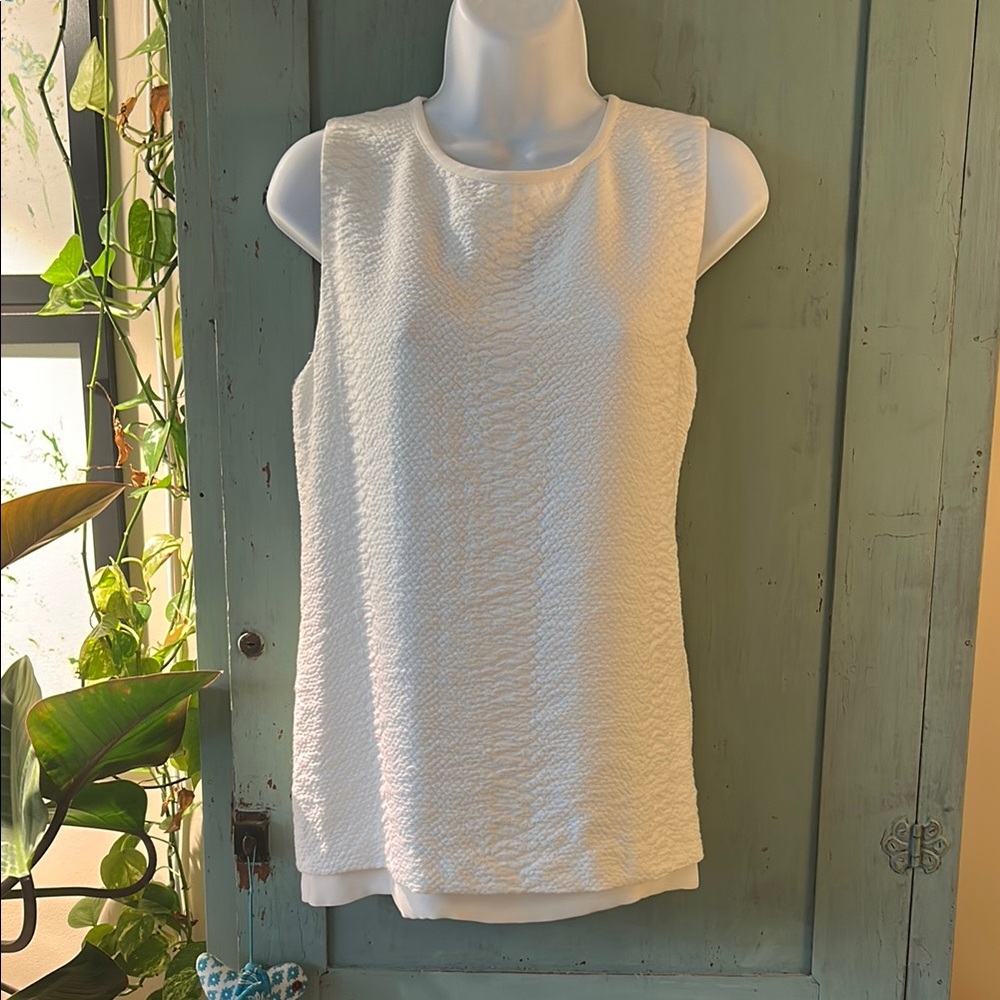 Vince White Textured Sleeveless Tank Top